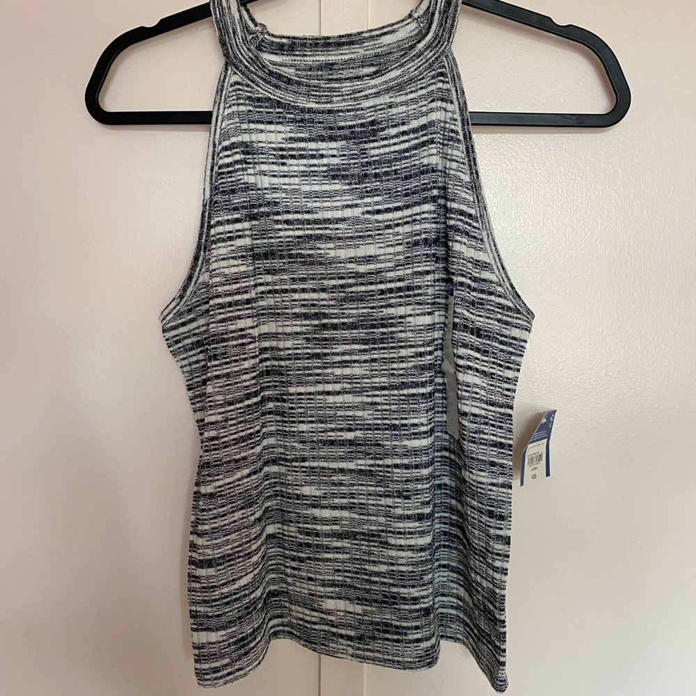 Women's Black and White Sleeveless Top